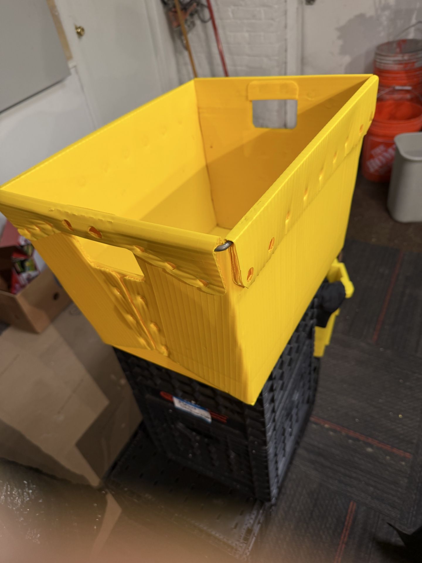 Corrugated plastic boxes