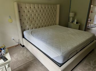 Upholstered bed frame (king)