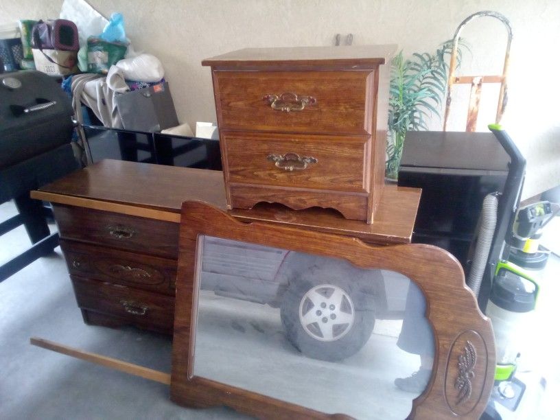 A Big Dresser A Little Dresser And A Mirror For $30