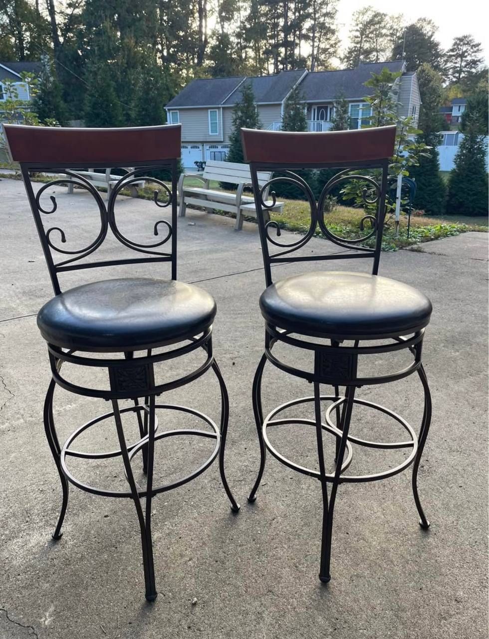 Swivel bar stools