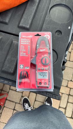 Milwaukee Voltage Clamp Meter