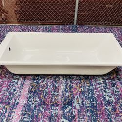Soaking Bath Tub 67”x30” NEW Wayfair