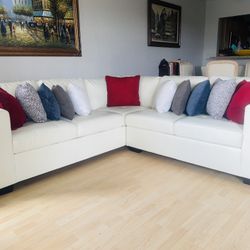 Beautiful White Sectional (2 Pieces)