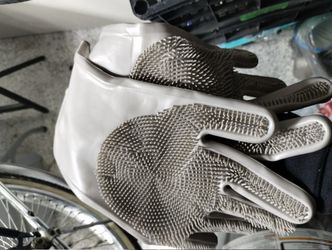 Scrubbing Silicone Gloves