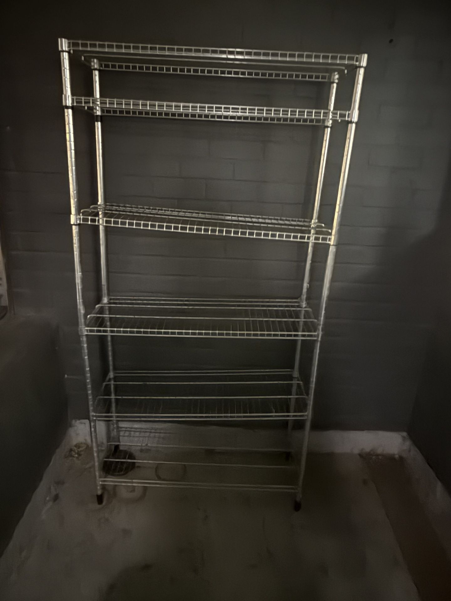 Metal shelving rack