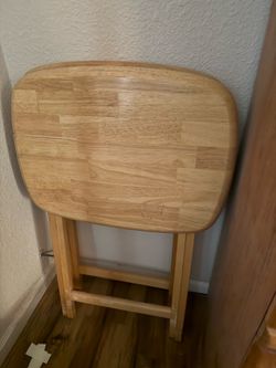 2 tv dinner trays