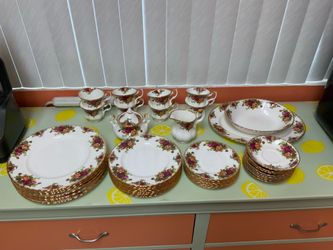 Royal Albert Old Country Rose Bone China - England Service for 8 + Serving Pieces