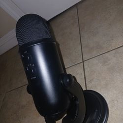 Blue Microphones Yeti USB Microphone, Blackout