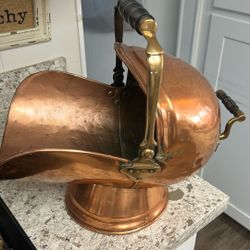 Copper coal scuttle 19th century