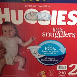 Huggies Diapers Size 2 (210 Count)
