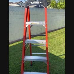 Werner 6 foot step ladder fiberglass mint condition $80 firm price