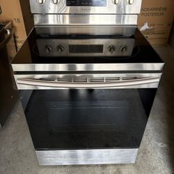 Stainless Steel Glasstop Stove w/Convection Oven 