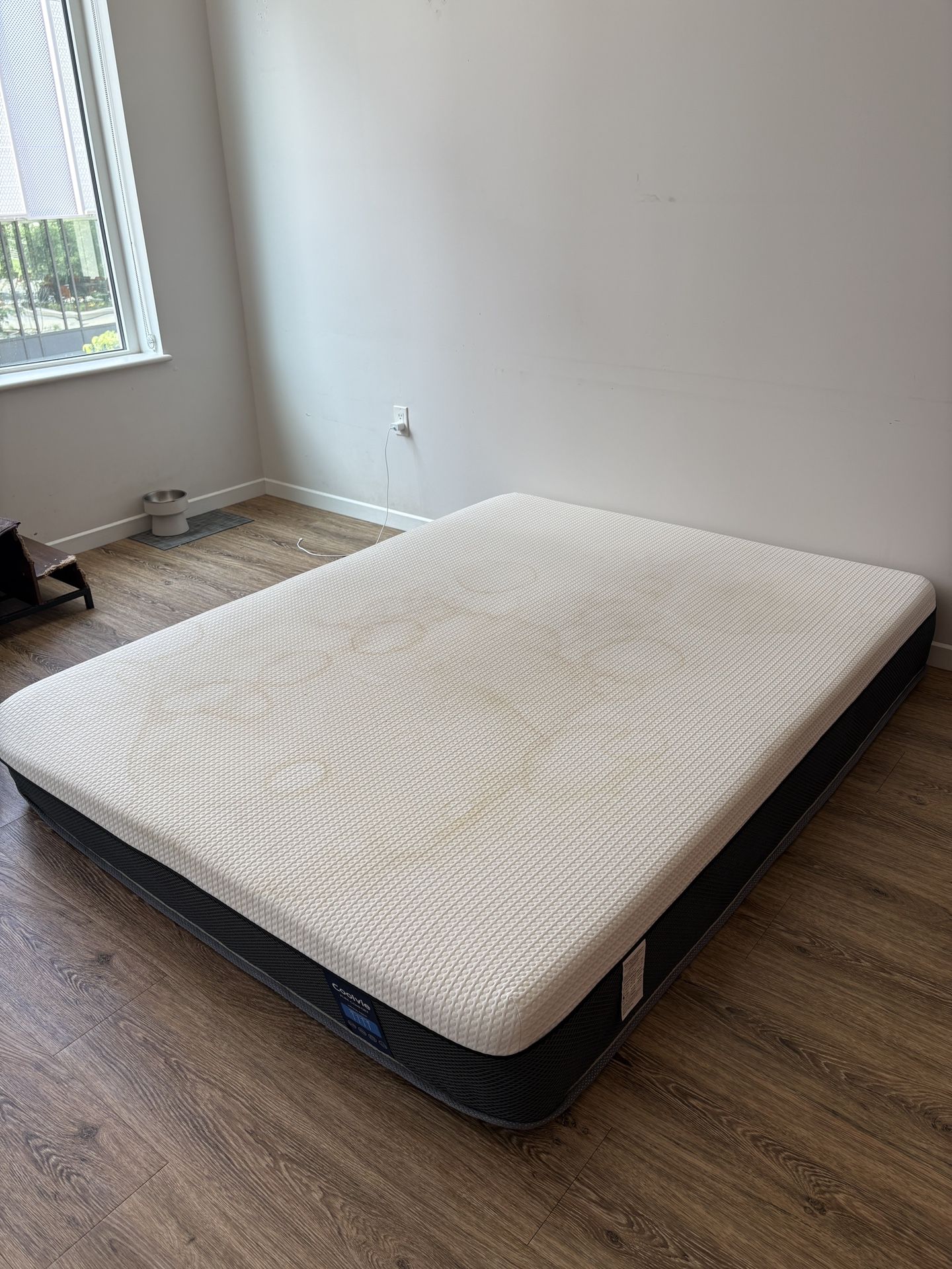 FREE Queen Mattress (giving $25 To Whoever Picks It Up)