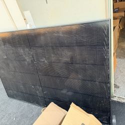 Bifacial solar panels