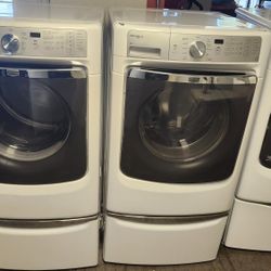 Set Front Load Maytag Maxima XL Washer And Gas Dryer