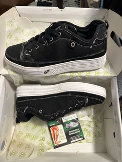 Gravity Defyer canvas sneakers