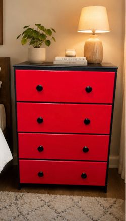 Red and Black Chess of 4-Drawers