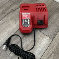 M12 and M18 12-Volt/18-Volt Lithium-Ion Multi-Voltage Rapid Battery Charger 