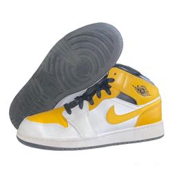 air jordan 1 mid university gold
