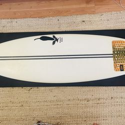 5’9” CHILLI “rarest bird” Surfboard in almost new shape (no dings at all)  5’9”x20 1/8x2 7/16. 31lts