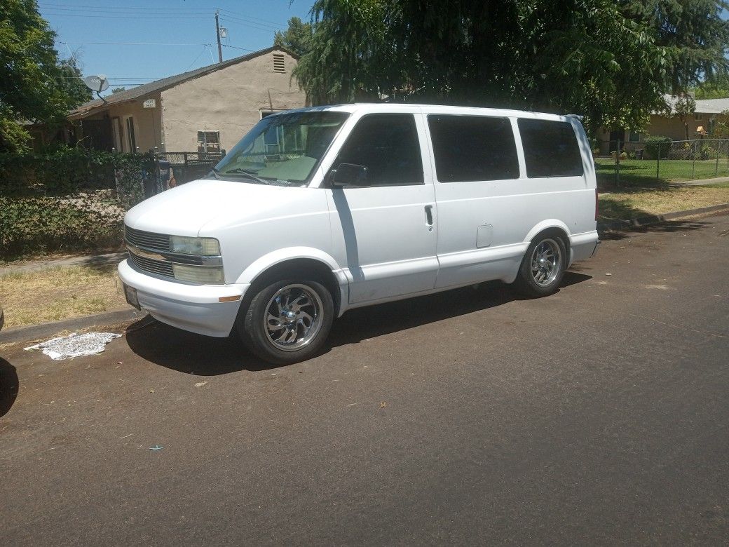 2001 Chevrolet Astro