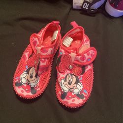Beach Mickey Mouse Shoes  Size 7-8 New 