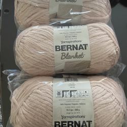 Bernat Blanket Yarn. Pink Dust. New