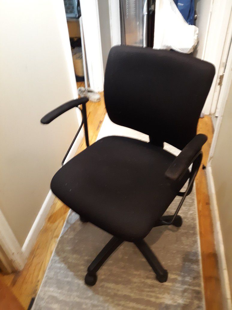 Office Desk Chair Green Black Mesh Frame Rolling Adjustable