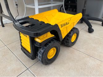 Tonka Large Steel Heavy Duty Toughest Mighty Dump Truck #90667