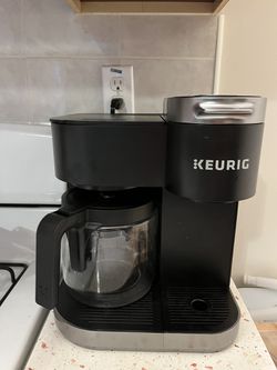 Keurig Coffee Maker (full pot and k-cup) for Sale in New York, NY - OfferUp