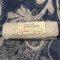 Toyota Genuine Parts Oxygen Sensor for Catalytic Converter