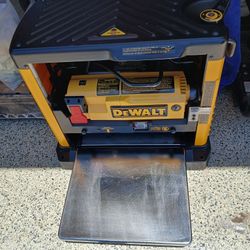 DEWALT