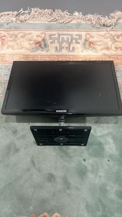 Samsung 18” monitor and Asus 18” monitor