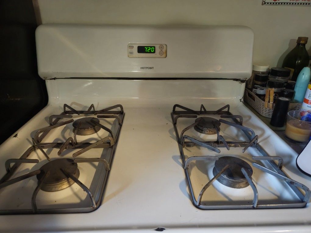 HOTPOINT GAS STOVE