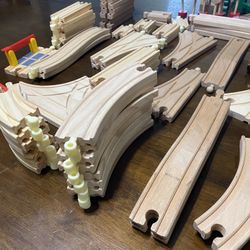 Tinder Tots Tracks / Trains 