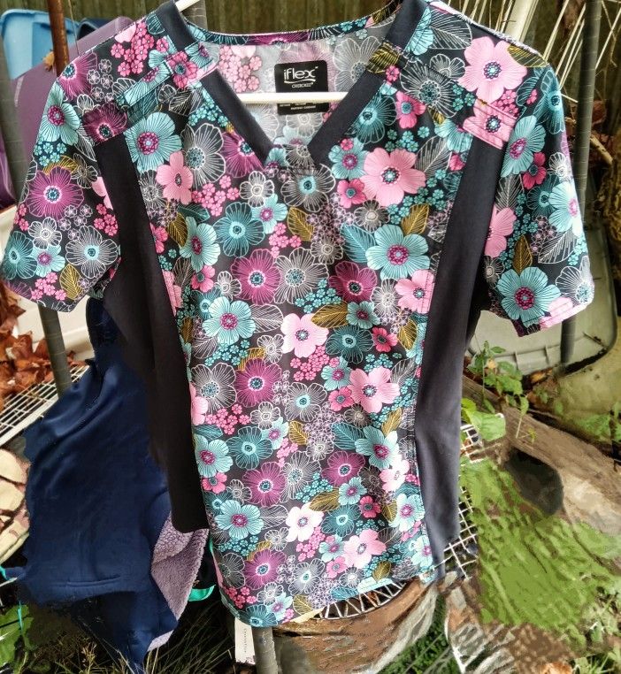 Floral Uniform Scrub Top ladies Size Large