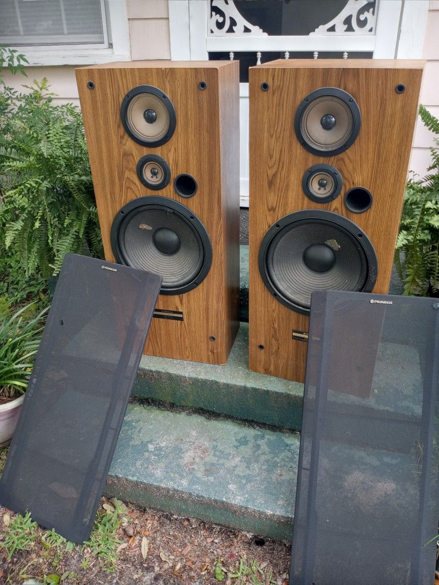 Vintage Speakers *BOOM*