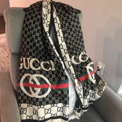 Beautiful Women’s Scarf 🧣 New