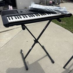 Yamaha Keyboard and stand
