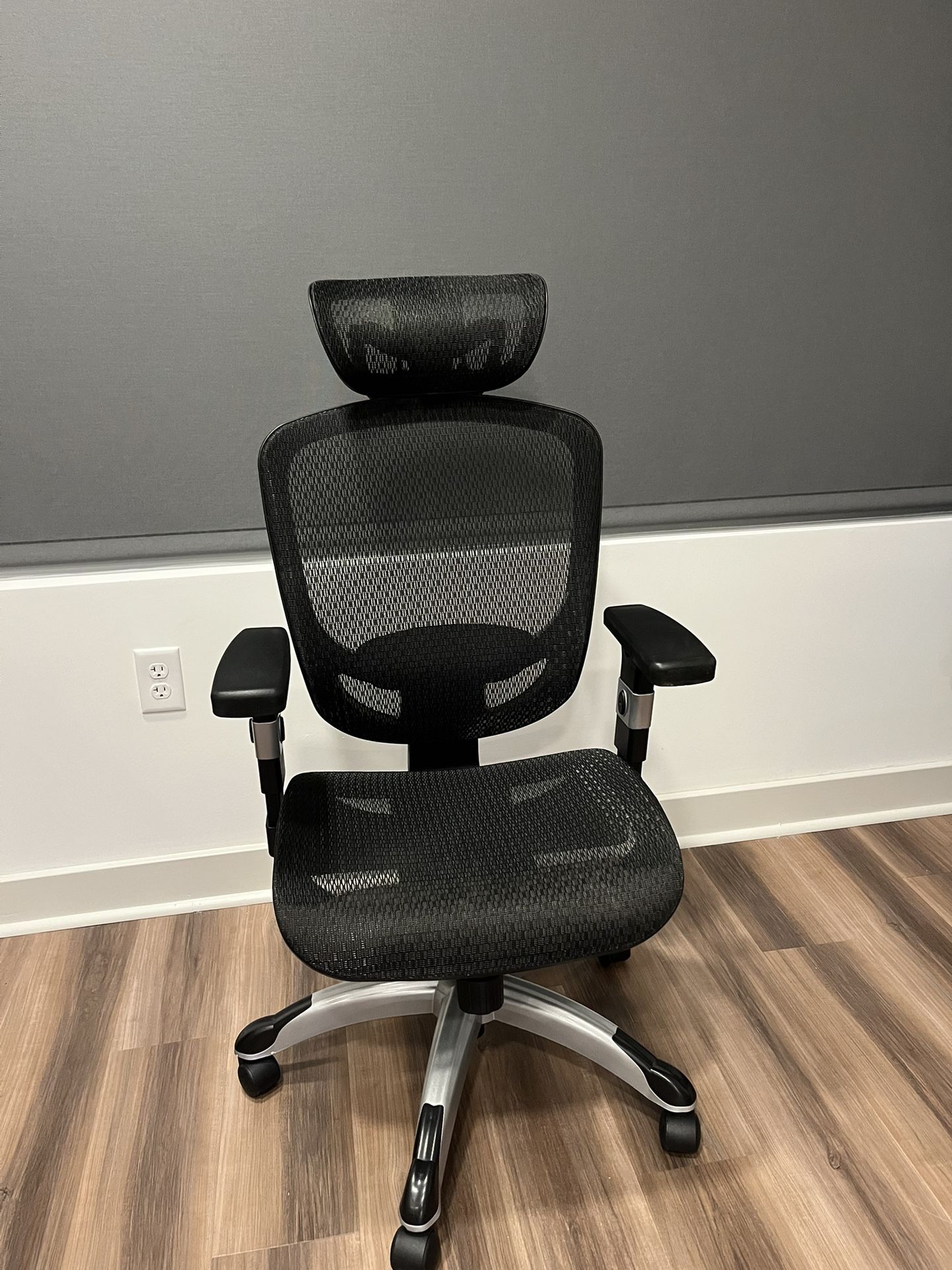 Black Hyken Staples Ergonomic Swivel Office Chair