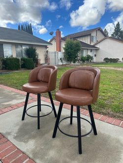LUE BONA 26-inch high swivel bar stools, 2 for $90