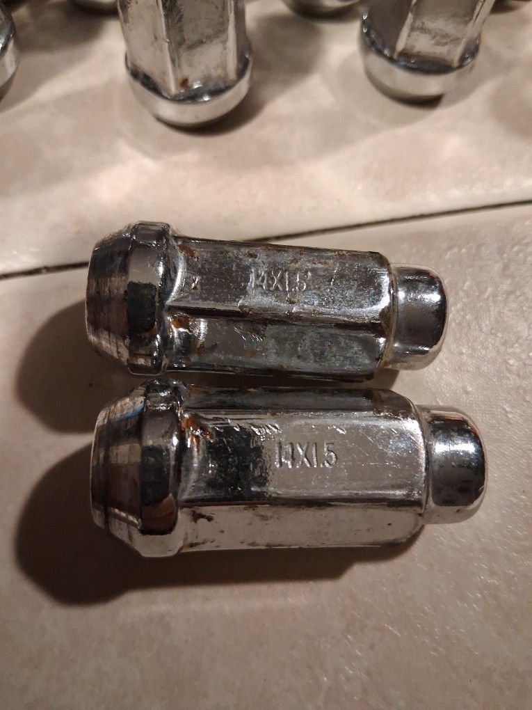 LUG NUTS.