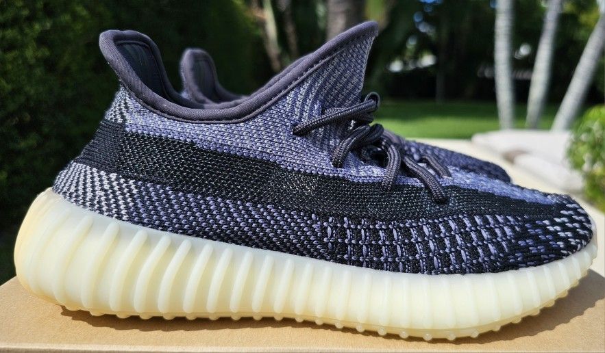 NEW Adidas Yeezy Boost 350 V2 Carbon Size 4Y (5W), 5Y (6W), 5.5Y 