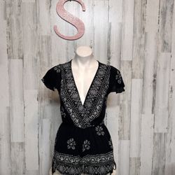 Black Boho Floral Print V-Neck Short Sleeve Romper  Size Small