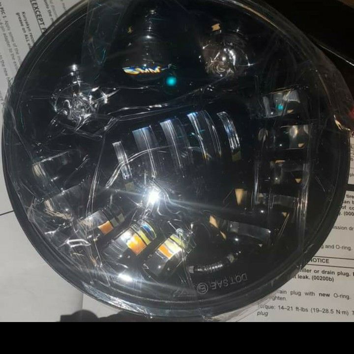 7" LED Headlight w/ Turn Signals