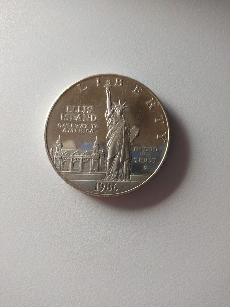 1986 Ellis Island Silver Dollar Statue Of Liberty Coin