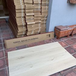 Vinyl Flooring And Laminate 