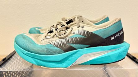 New Balance Fuelcell Rebel V4