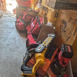 Cordless Chainsaws/DEWALT Cordless Chainsaws
DEWALT
20V MAX 8 in. Brushless Cordless Battery Powered Pruning Chainsaw (Tool Only) STORE PRICE $179