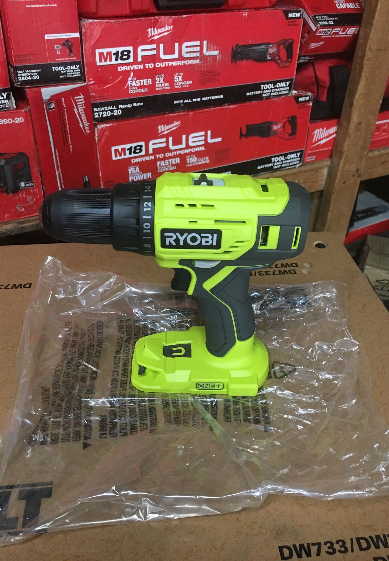 1/2 drill driver ryobi 18 volt (only tool)